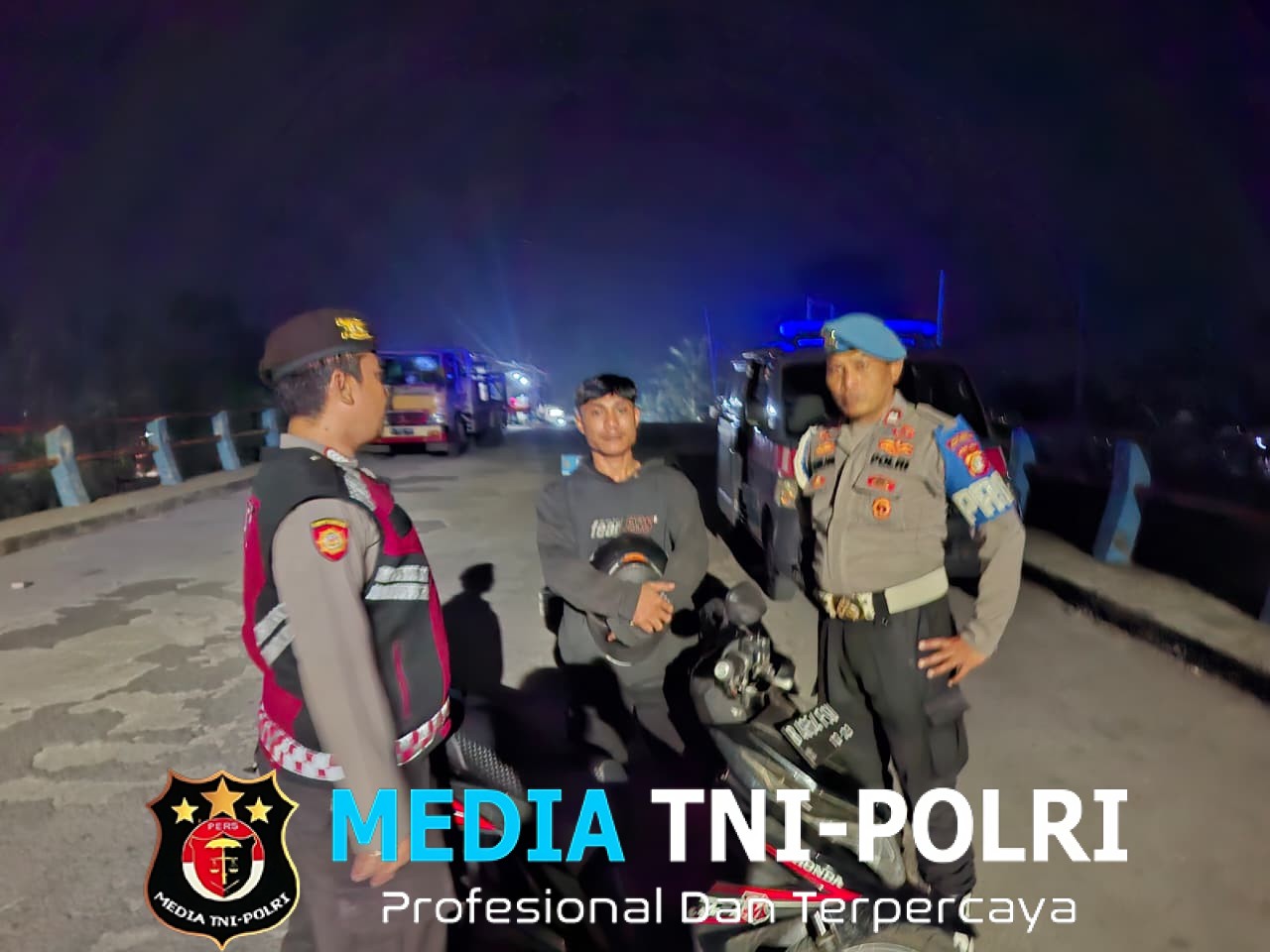 Patroli Tengah Malam di Jembatan Penombo, Polsek Muara Gembong Perkuat Pencegahan Kejahatan Jalanan