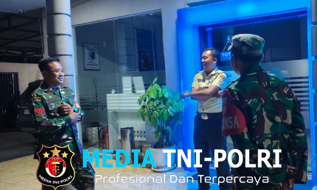 Patroli Malam TNI-Polri dan Linmas Pastikan Paranggupito Tetap Aman