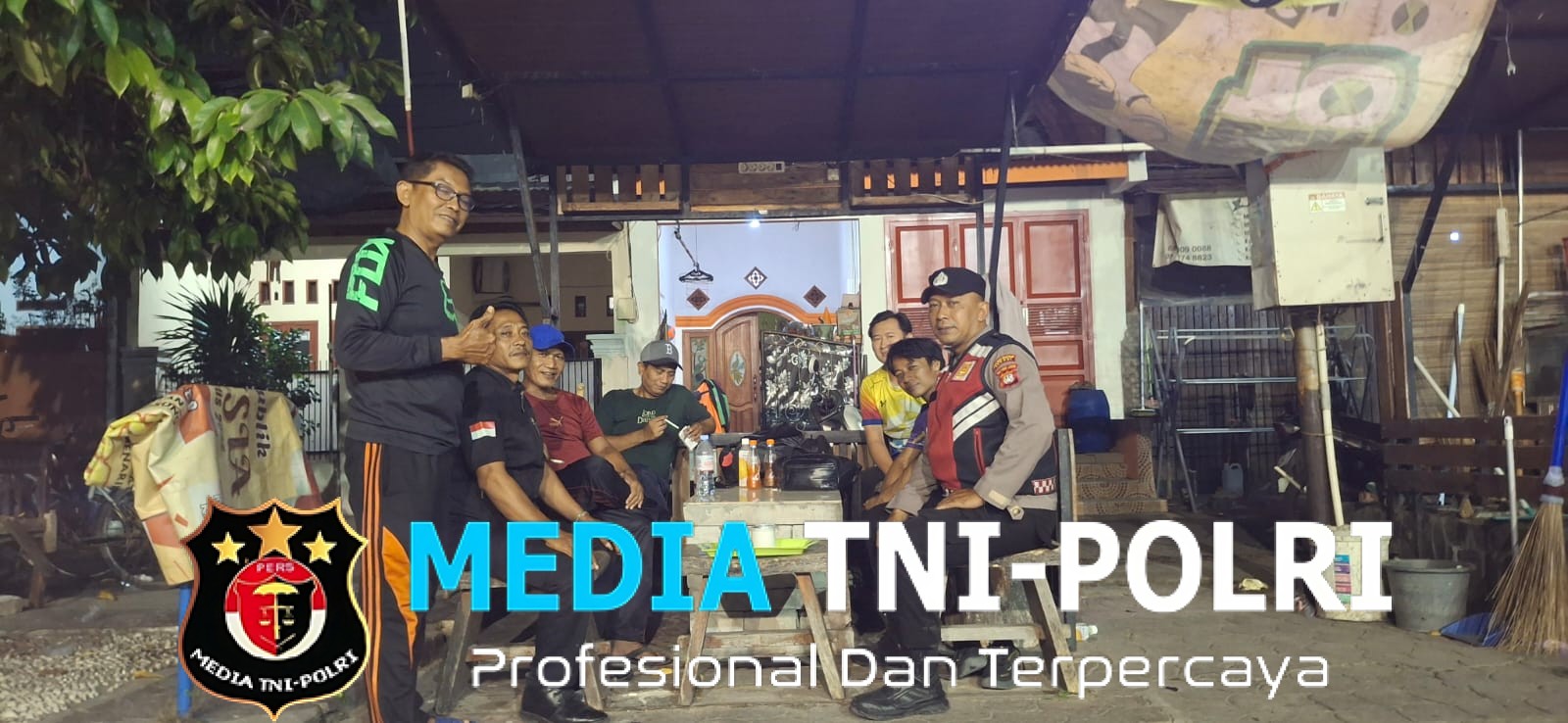 Jaga Jakarta Jaga Bekasi, Kapolsubsektor PUP Sambangi Pos Siskamling Warga Pondok Ungu Permai