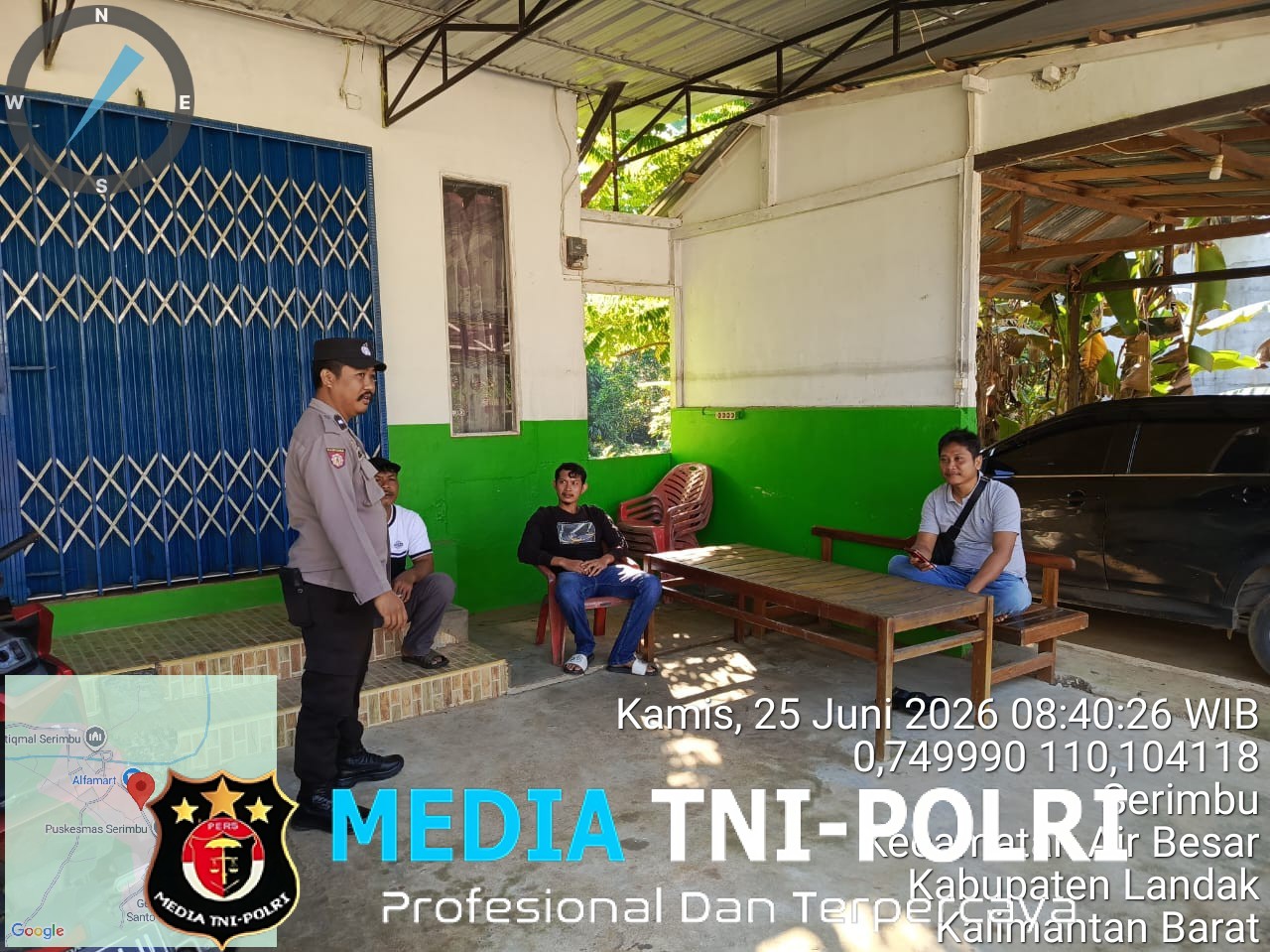 Asyik Nyantai Tiba-tiba Didekati Polisi, Warga Air Besar Justru Dapat Pesan Penting Ini