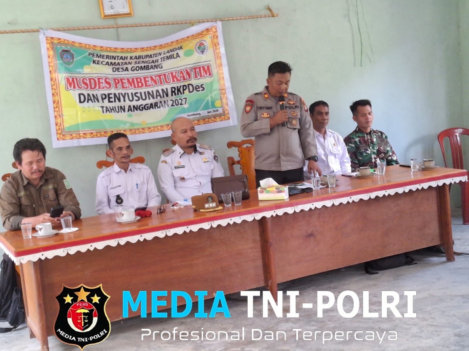 Polri Dukung Pembangunan Desa, Kapolsek Hadiri Musdes RKPDes 2027 Desa Gombang