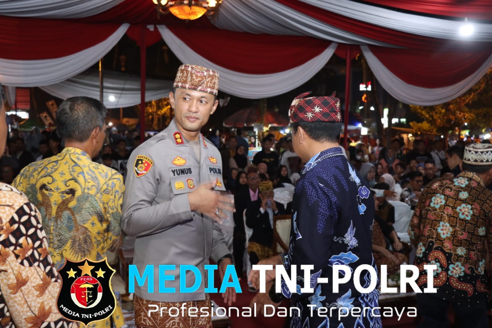 Meriah! Ribuan Warga Tumpah Ruah Nikmati Pagelaran Budaya Hari Bhayangkara di Pringsewu