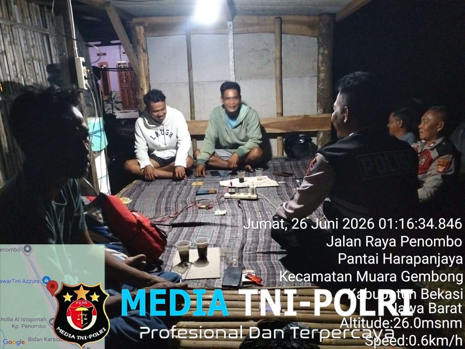 Jaga Jakarta Jaga Bekasi, Patroli Biru Polsek Muara Gembong Sambangi Pos Ronda Warga