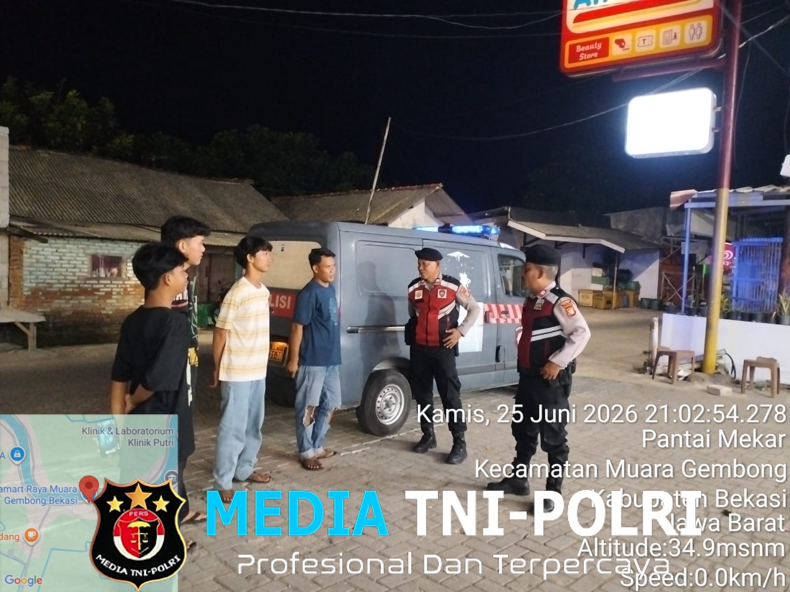 Jaga Jakarta Jaga Bekasi, Patroli Biru Polsek Muara Gembong Sambangi Pertokoan dan Pemuda