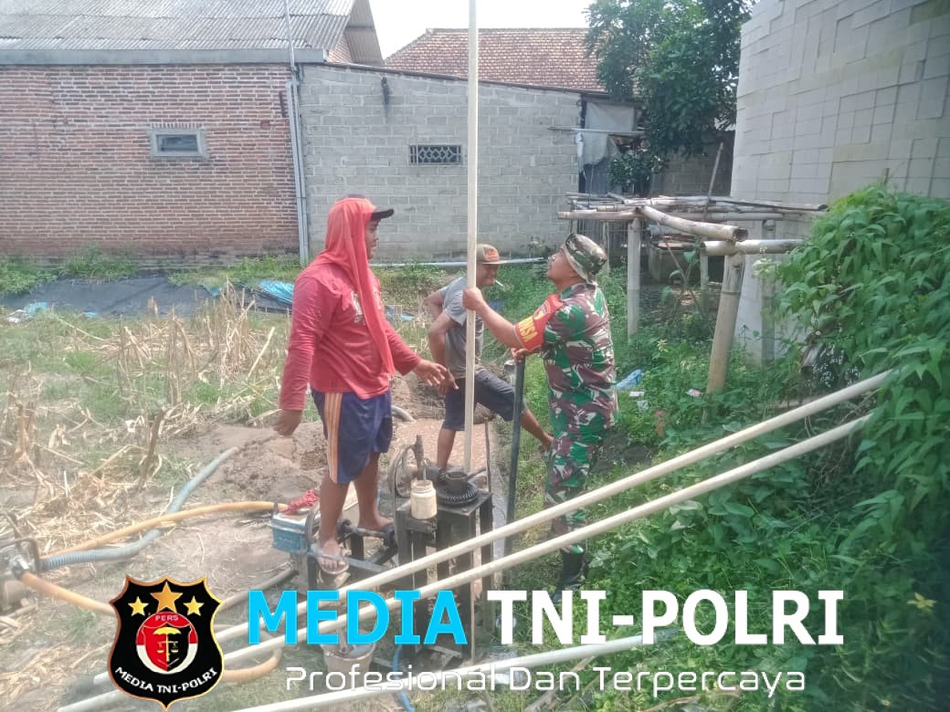 Atasi Kendala Air, Babinsa Dadaplangu Serka Marjan Bantu Pembuatan Sumur Bor untuk Pertanian