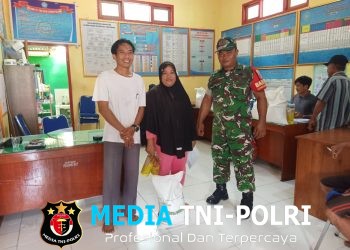 TNI AD Hadir untuk Rakyat, berikan bantuan sembako di Desa Ladang Panjang