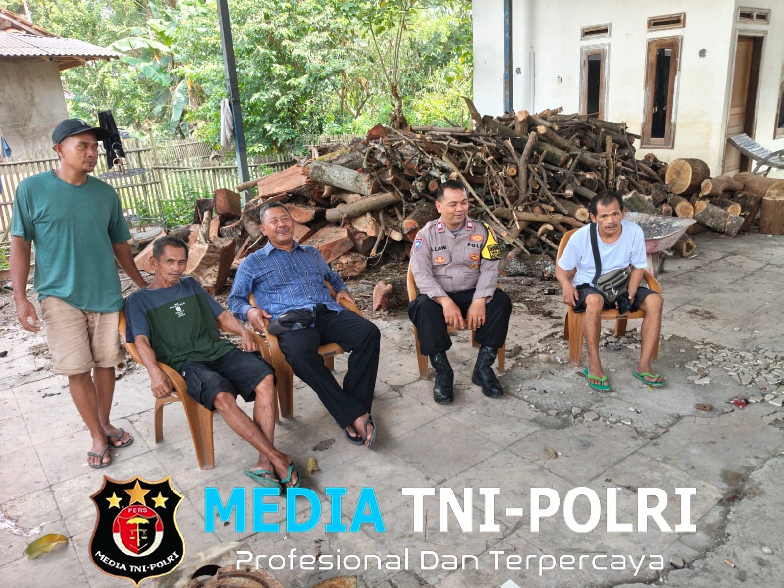 Bhabinkamtibmas Kedungwaringin Perkuat Silaturahmi dengan Warga Bojongsari