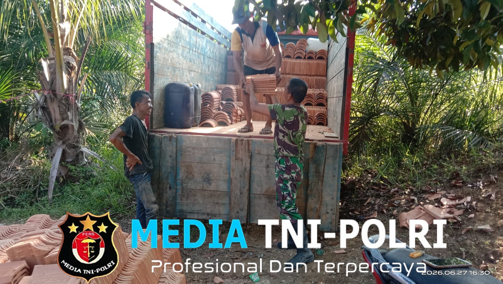 Atap Genteng Jadi Prioritas, Karya Bakti Skala Besar Kodim 0420/Sarko Wujudkan Rumah Layak dan Nyaman untuk Warga