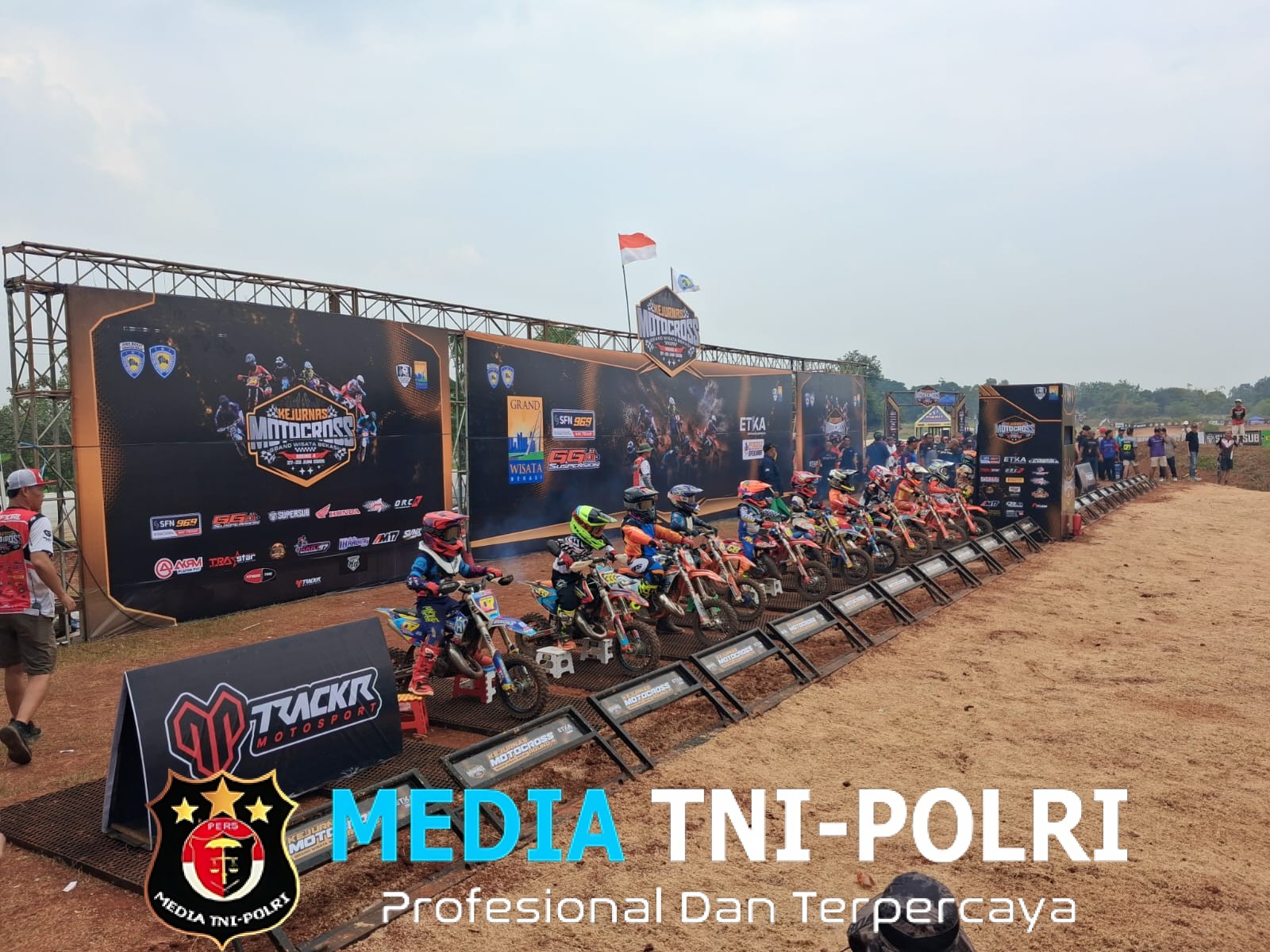 Jaga Jakarta Jaga Bekasi, Polsek Tambun Selatan Amankan Kejuaraan Motocross Seri 4 di Grand Wisata Cibeureum