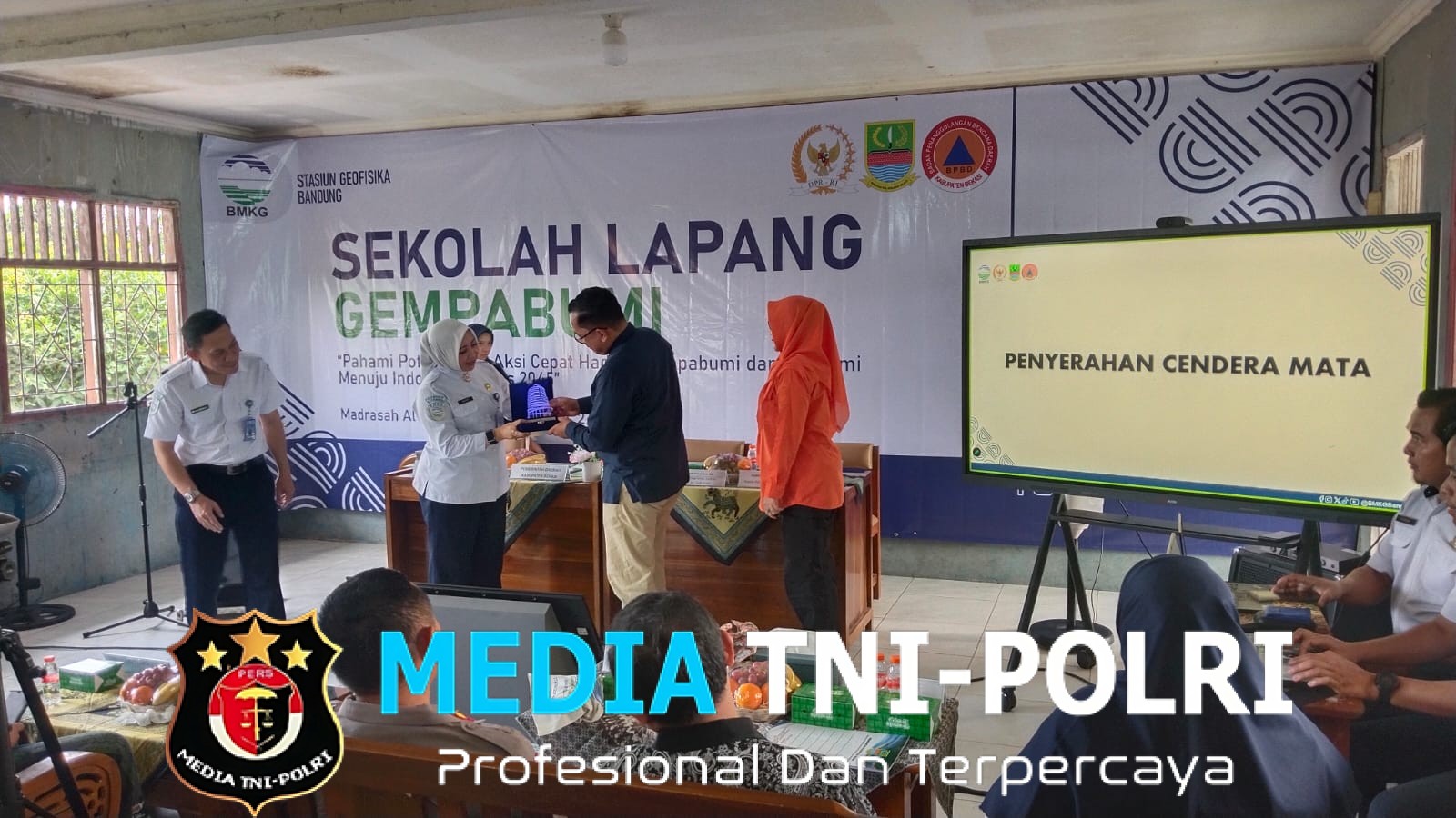 Jaga Jakarta Jaga Bekasi, Polsek Babelan Hadiri Sekolah Lapangan Gempa Bumi di Muara Bakti