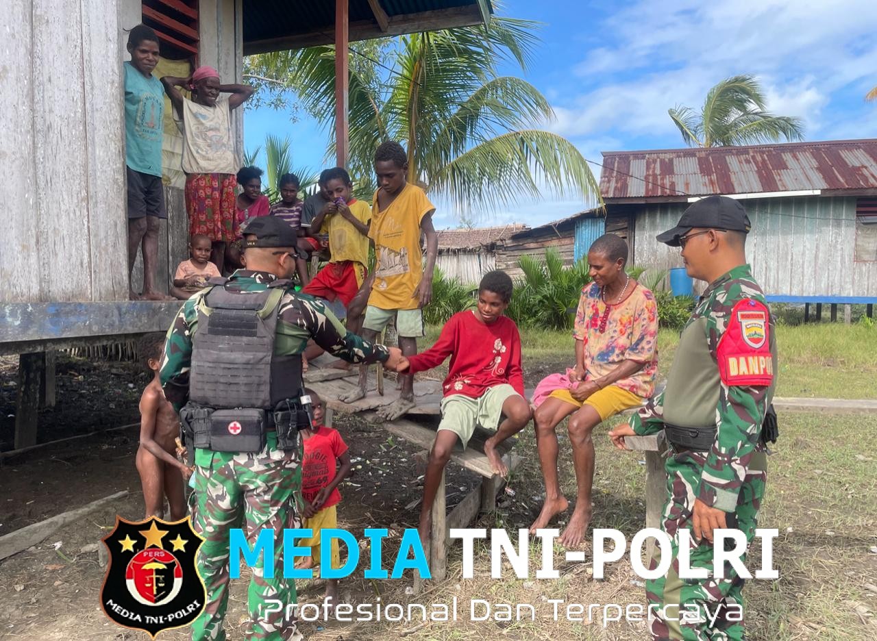 Pererat Kebersamaan dengan Warga Perbatasan, Satgas Yonif 123/Rajawali Gelar Anjangsana di Kampung Basim