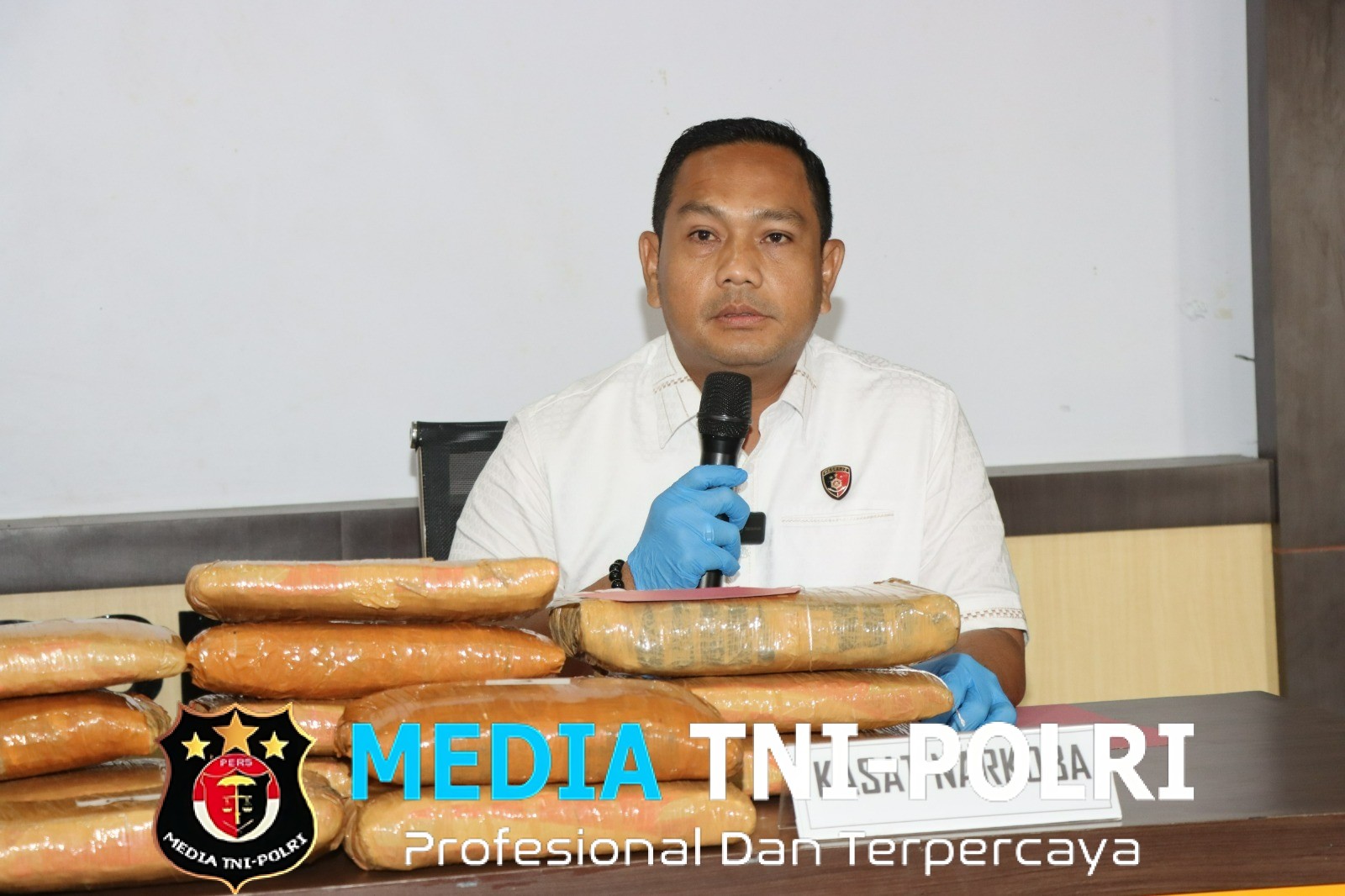 Koper Biru dan Kardus Bongkar Peredaran 24 Kg Ganja di Pringsewu