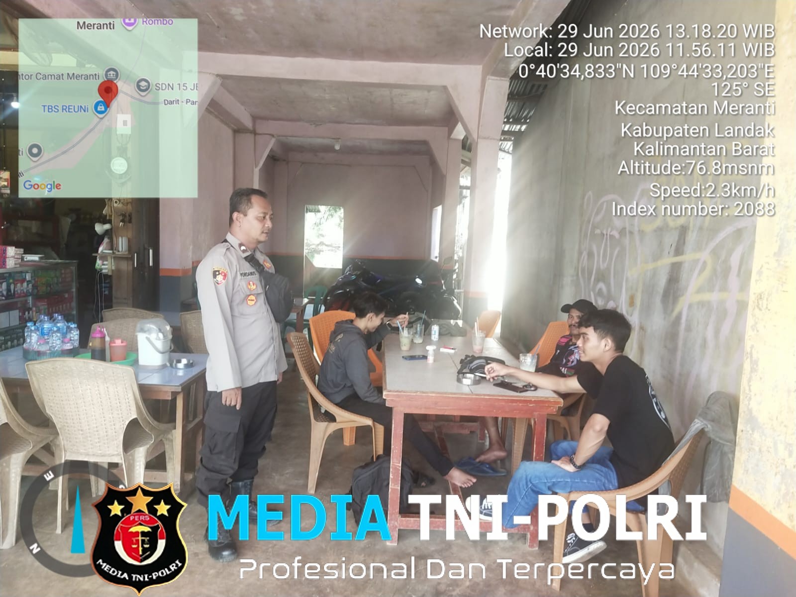 Ciptakan Rasa Aman, Polisi Sapa Warga Saat Patroli Siang dan Ingatkan Bahaya Kejahatan