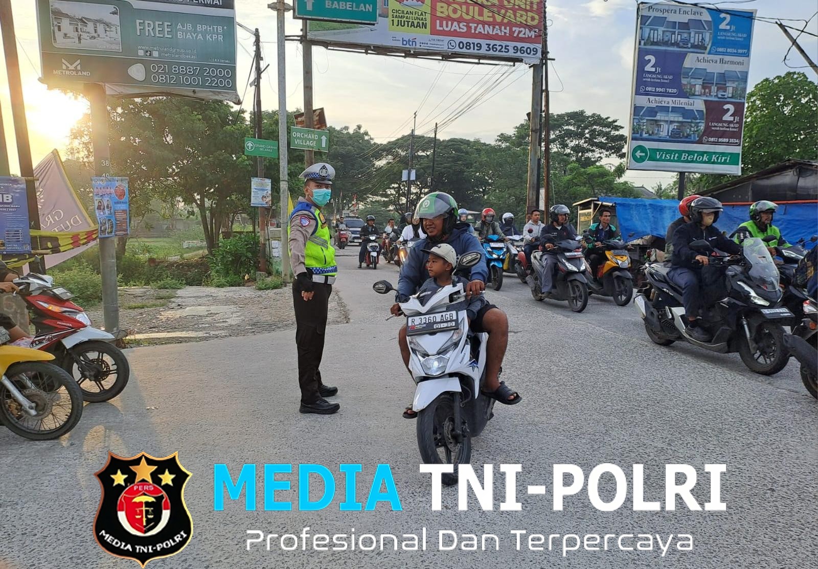 Jaga Jakarta Jaga Bekasi, Polsek Babelan Lancarkan Arus Pagi di Perempatan Warung Gabus Pucung
