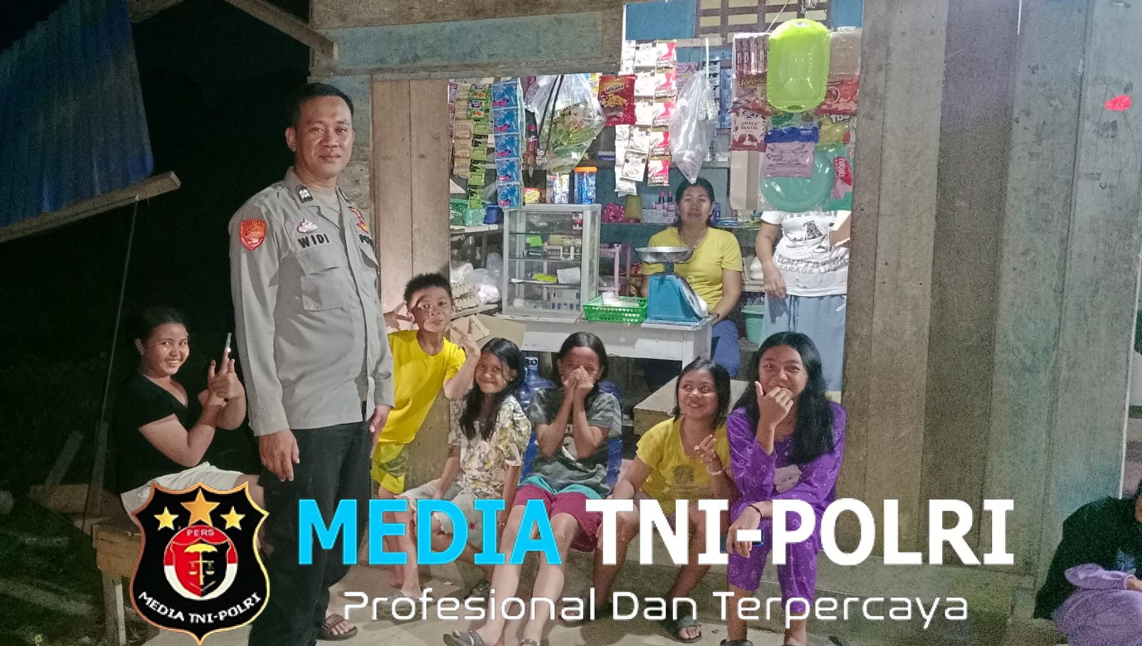 Patroli Malam di Pasar Menjalin, Personel Polsek Menjalin Perkuat Harkamtibmas dan Cegah Gangguan Kamtibmas