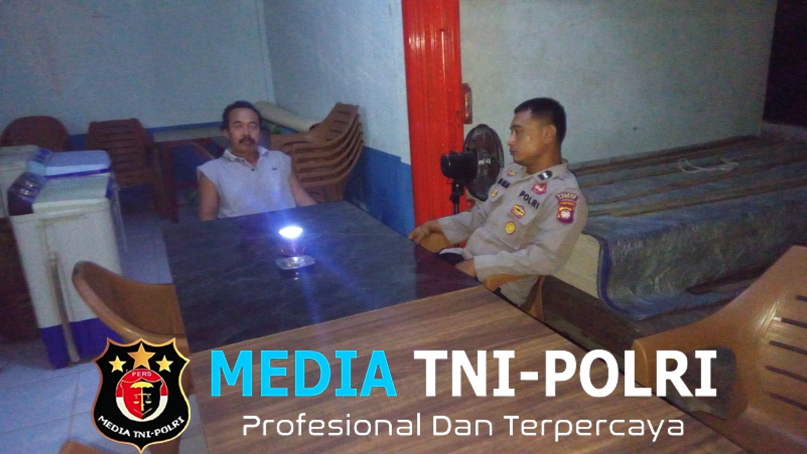 Lewat Patroli Malam, Polsek Mandor Perkuat Kemitraan dan Tingkatkan Kesadaran Warga