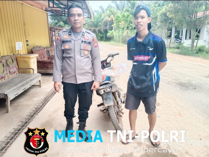 Polisi Sahabat Masyarakat Kanit Binmas Polsek Sebangki Sambangi Warga, Berikan Himbauan Antisipasi Modus Kejahatan Terkini