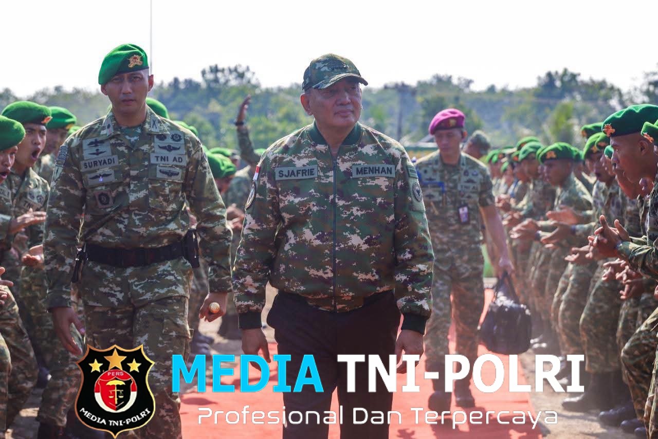 Tinjau Yonif TP 937/Satria Kalijaga, Menhan Sjafrie Sjamsoeddin Tekankan Jati Diri Prajurit yang Profesional dan Merakyat