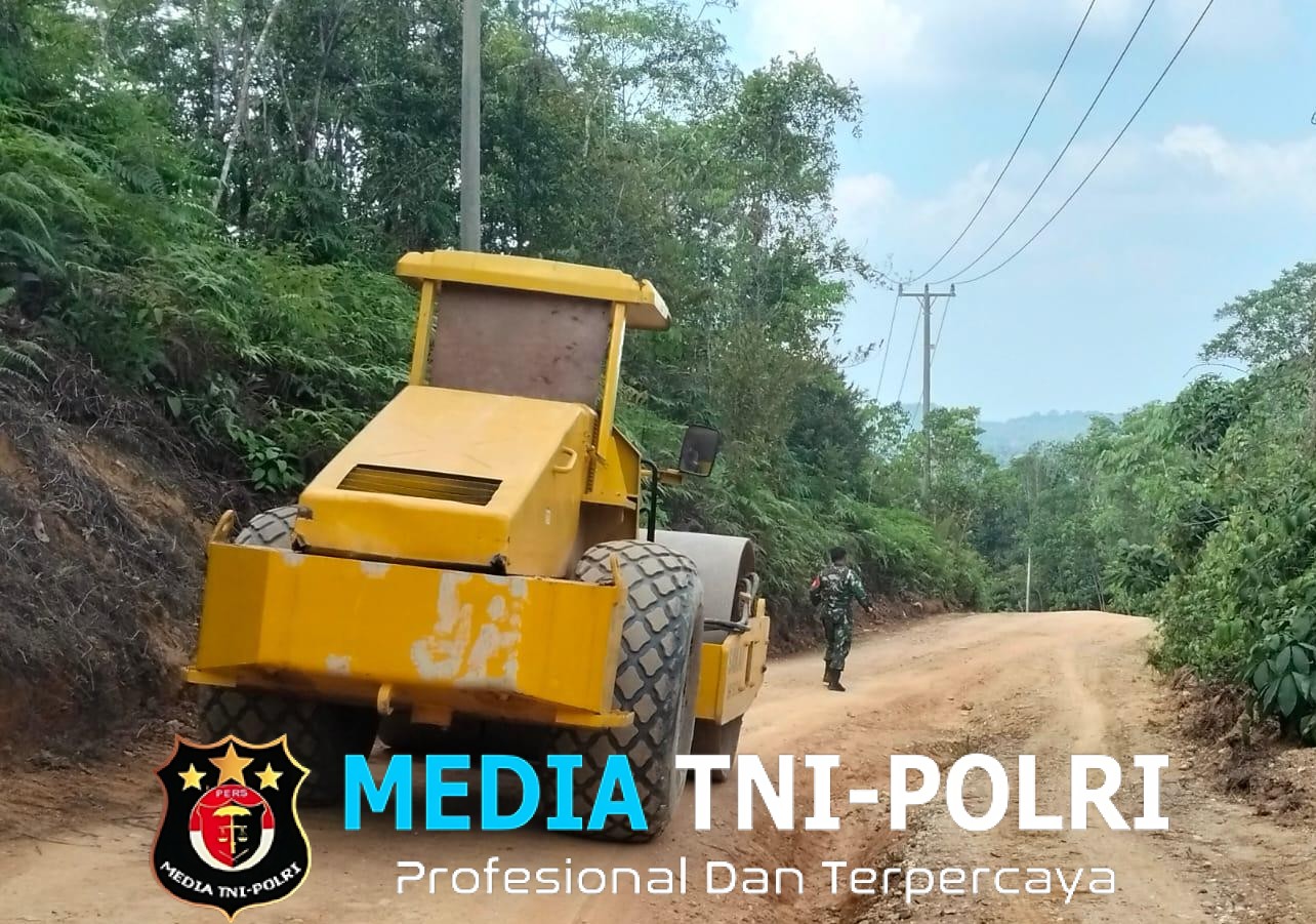 Tahap Demi Tahap Rehab Jalan 1 Kilometer Mulai Terlihat, TNI Terus Dampingi dan Awasi Pekerjaan