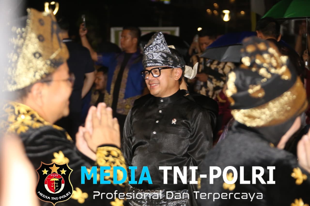 Wamendagri Bima Arya Karnaval Budaya Nusantara Tunjukkan Semangat Kolaborasi Kota di Indonesia