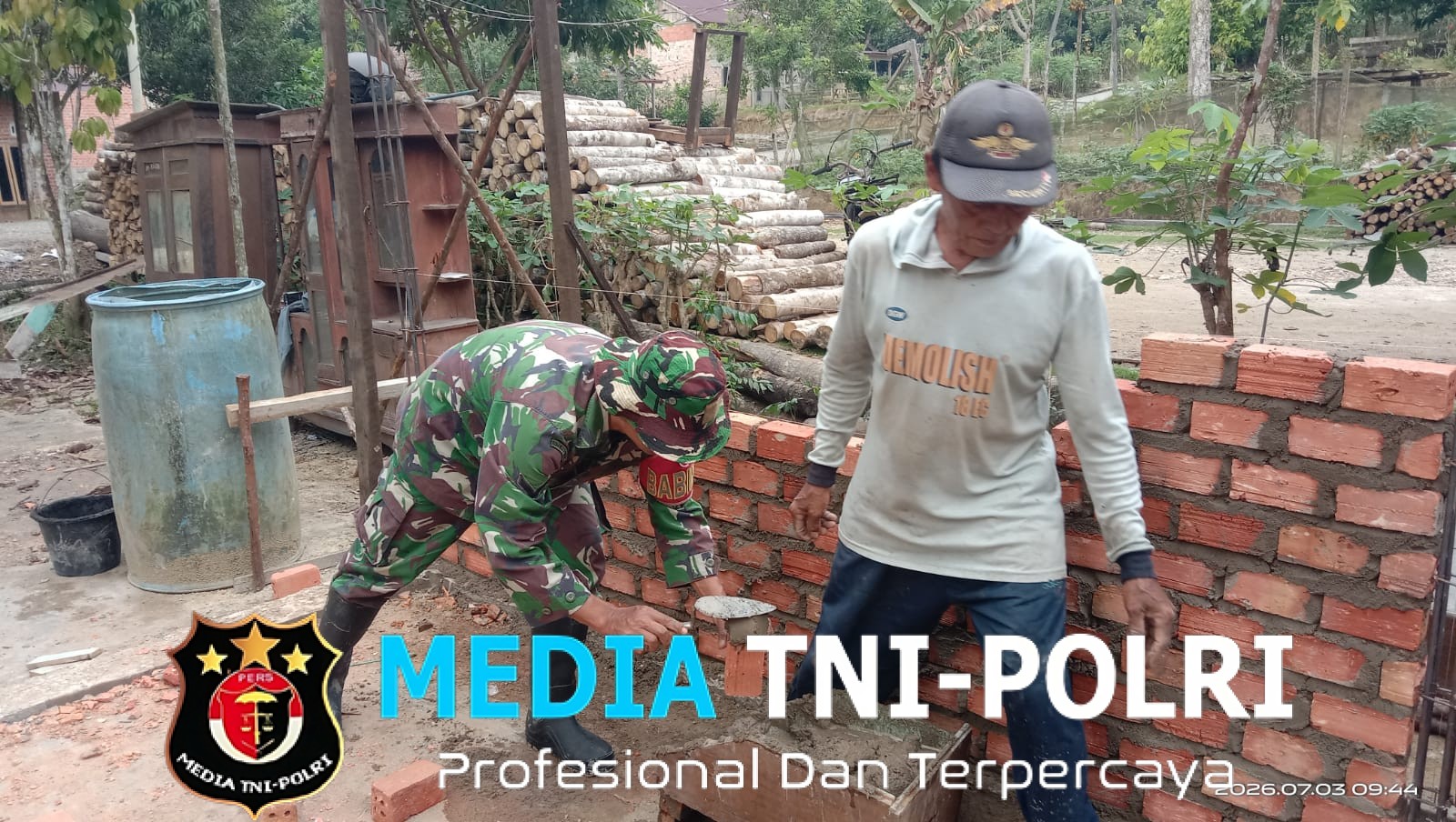 Babinsa Koramil 420-02/M. Limun Maksimalkan Pekerjaan RTLH, Progres Rumah Pak Sianto Terus Dikebut