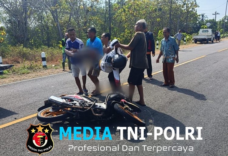 Hantam Truk di Tikungan, 2 Pengendara Motor Masuk Rumah Sakit