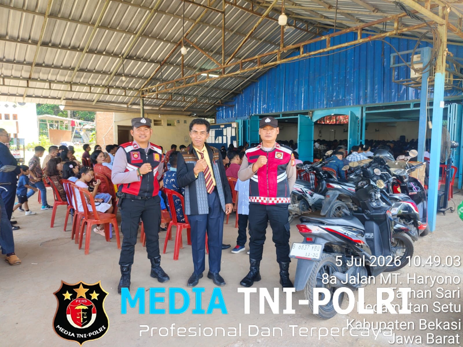 Polsek Setu Laksanakan Pelayanan dan Monitoring Ibadah Rutin Jemaat HKBP Tamansari
