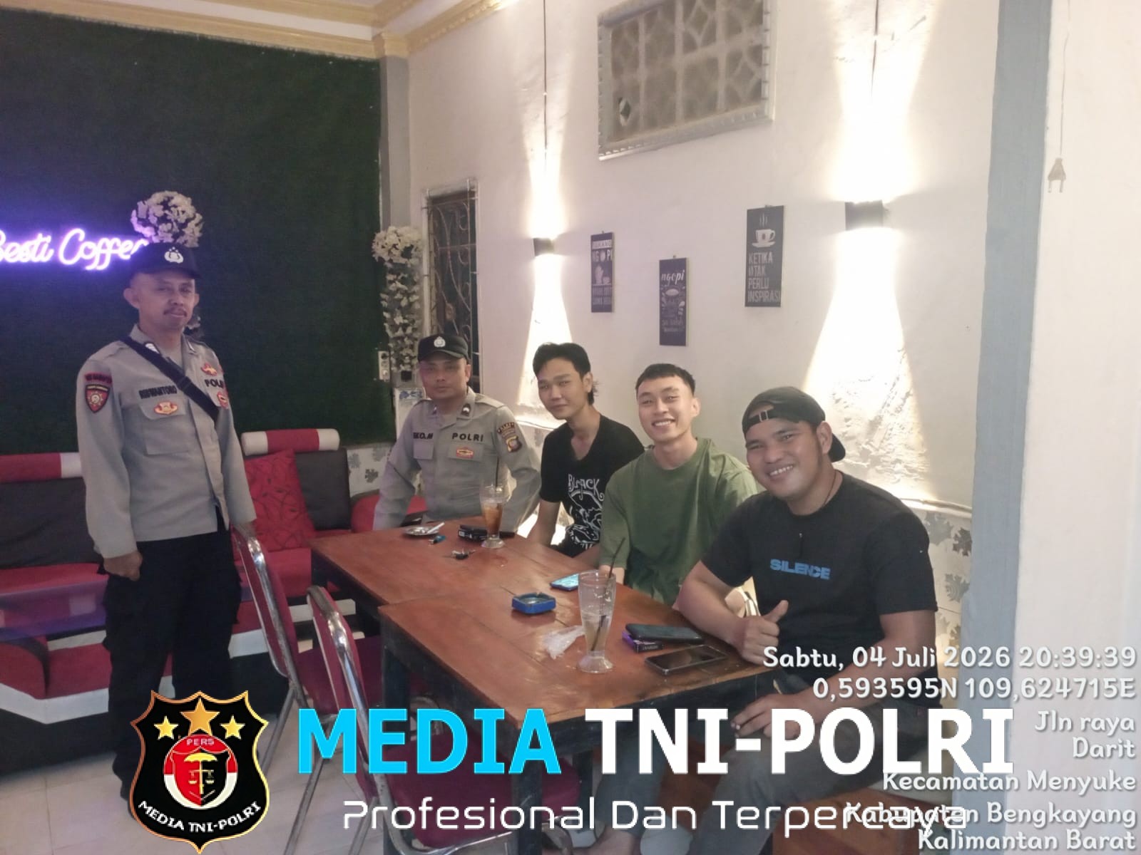 Samapta Polsek Menyuke Lakukan Patroli Malam