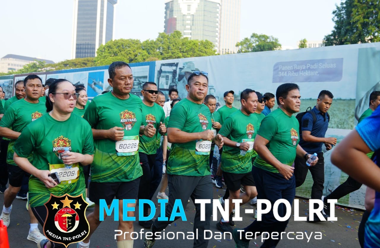 Meriahkan HUT ke-65 Kostrad, Kasad Lari Bersama 10 Ribu Peserta