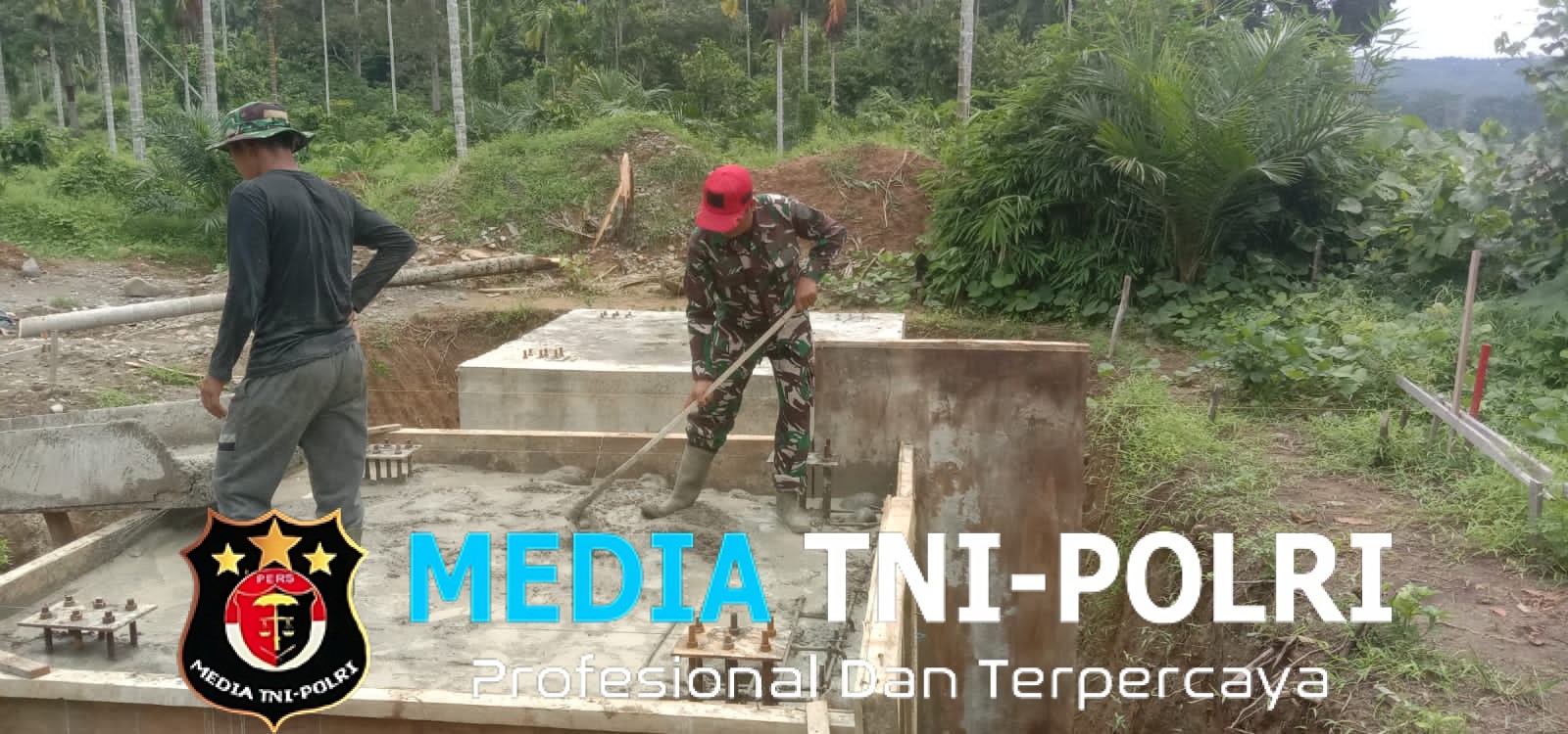 Babinsa Turun Langsung Bantu Pekerja, Pembangunan Jembatan Perintis Capai 37 Persen