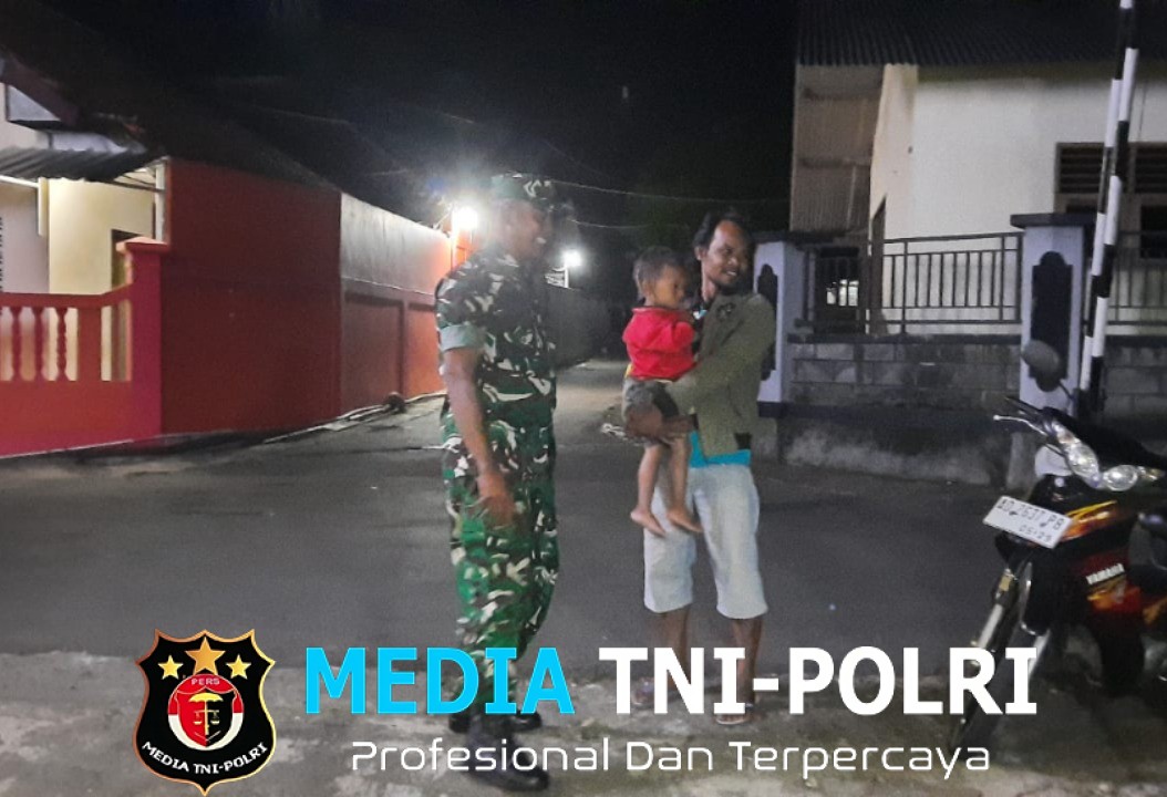 Pastikan Wilayahnya Aman, Babinsa Koramil Selogiri Aktif Patroli Malam Hari