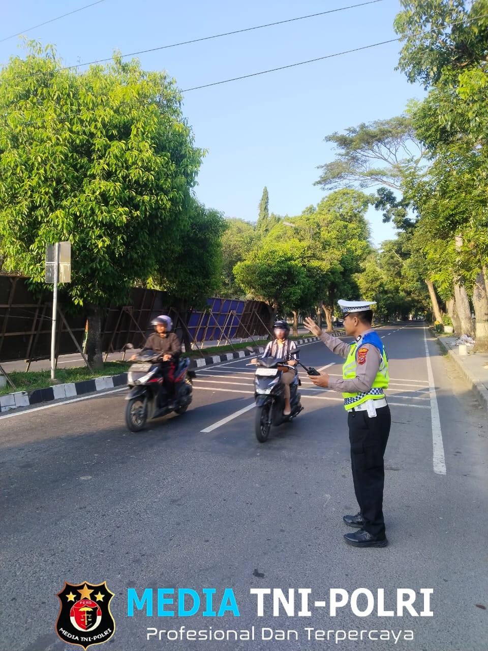 Himbauan Tertib Lalu Lintas Disampaikan Personel Satlantas Polres Langkat Dan Pengaturan Lalu Lintas Pagi