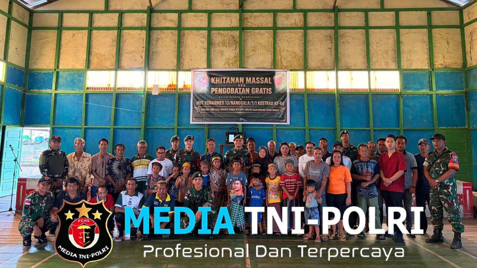 Peringati HUT Ke-64, Satgas Pamtas RI-Malaysia Yonarmed 13/Nanggala Gandeng Puskesmas Badau Gelar Khitanan Massal dan Pengobatan Gratis di Desa Pulau Majang