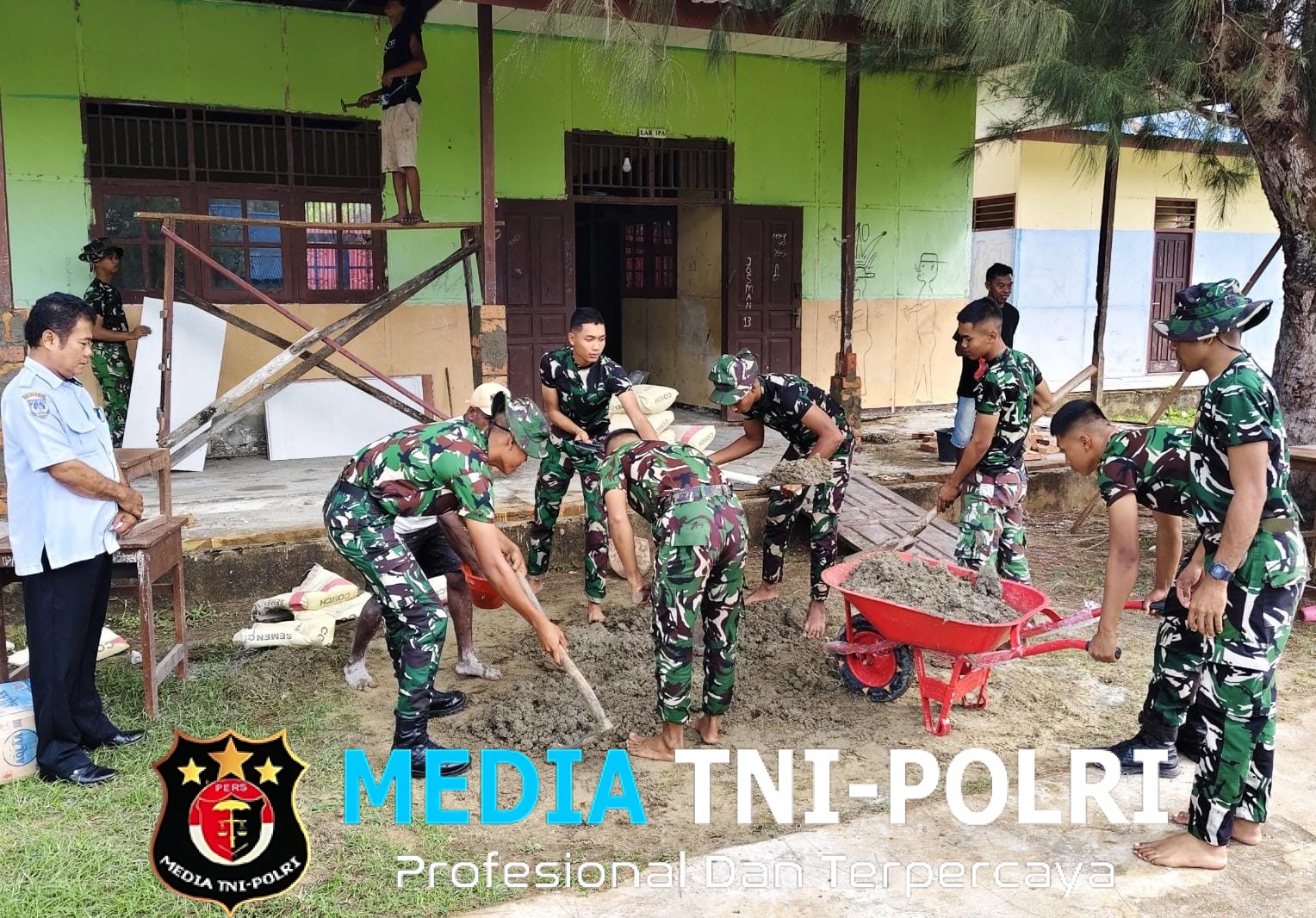 Kodim 1707/Merauke Wujudkan Harapan Pendidikan Melalui Rehabilitasi SMP Negeri Urumb
