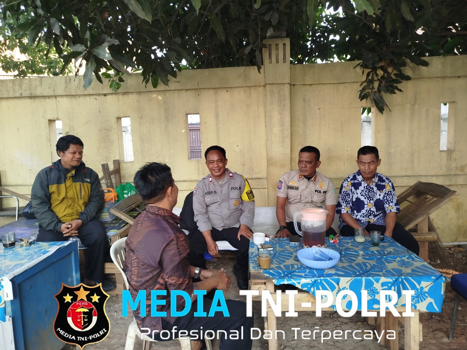 Bhabinkamtibmas Kedungwaringin Sosialisasikan Layanan 110 dan Ajak Warga Aktif Jaga Kamtibmas