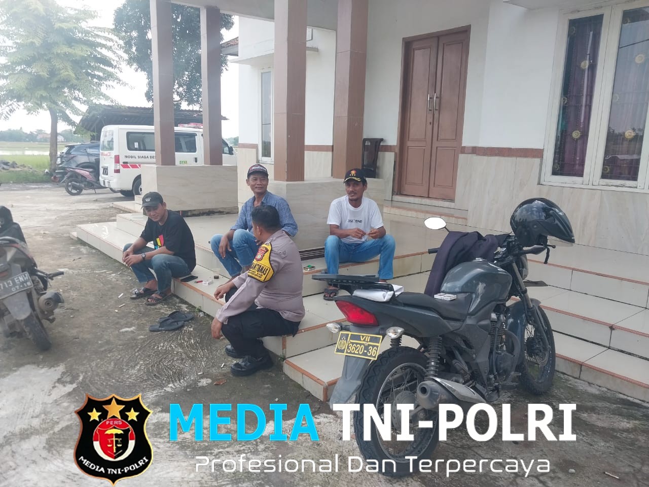 JAGA JAKARTA IN THE SPOT, Bhabinkamtibmas Cabangbungin Sambangi Warga Sindangsari untuk Perkuat Kamtibmas