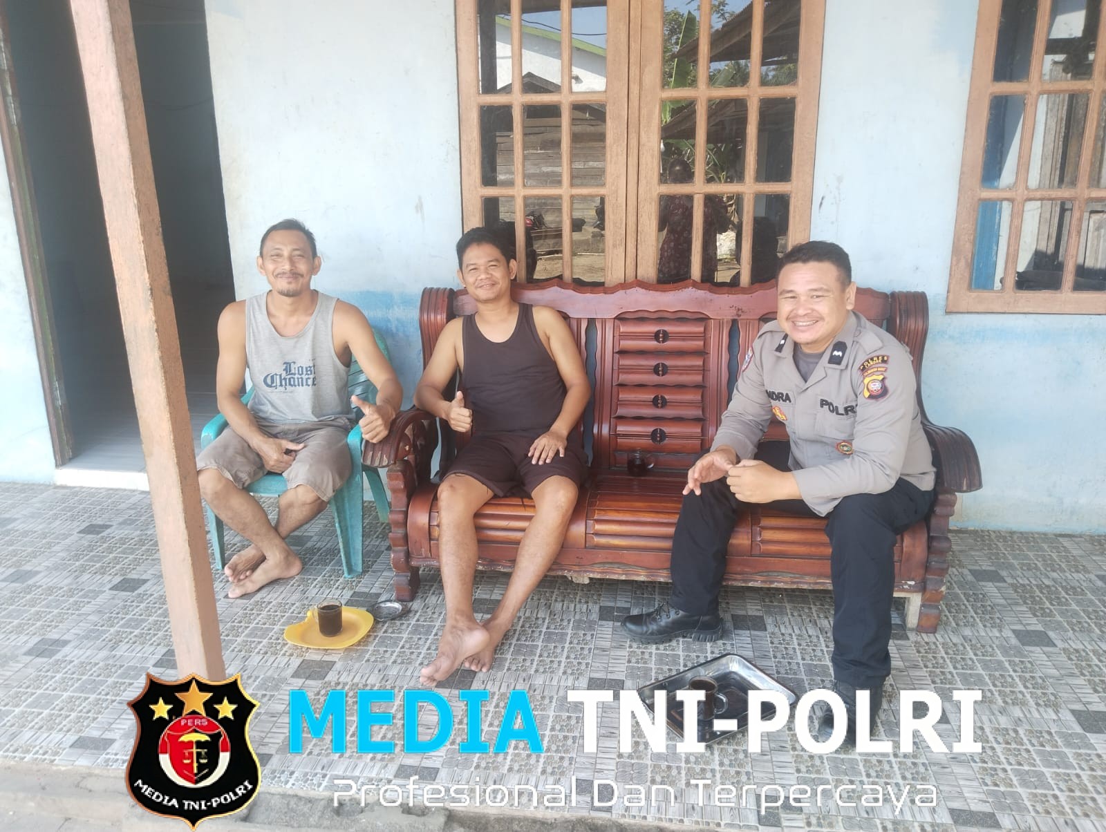 Patut Dicontoh, Anggota Polsubsektor Jelimpo Rangkul Warga dengan Senyum, Silaturahmi dan Pesan Kamtibmas