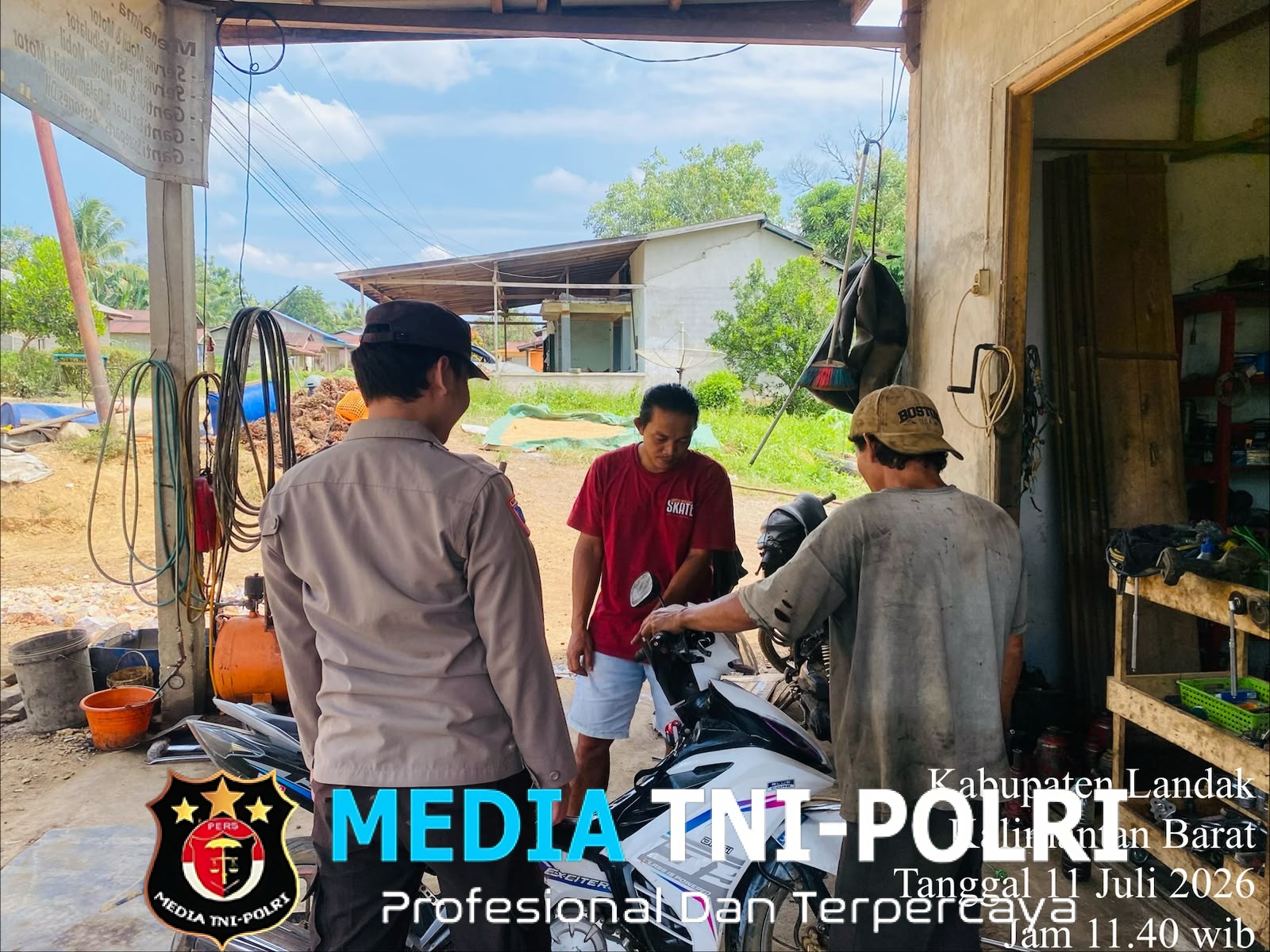 Terik Matahari Tak Surutkan Langkah, Polisi Meranti Sambangi Bengkel Beri Himbauan Kamtibmas