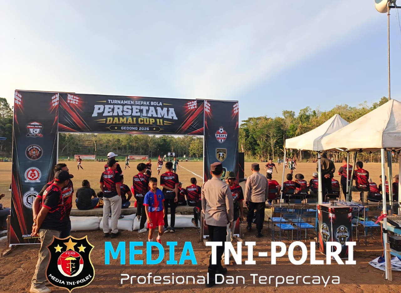 Polsek Pracimantoro Bersama Koramil 13 Amankan Pembukaan Turnamen Sepak Bola Persetama Damai Cup II Pracimantoro