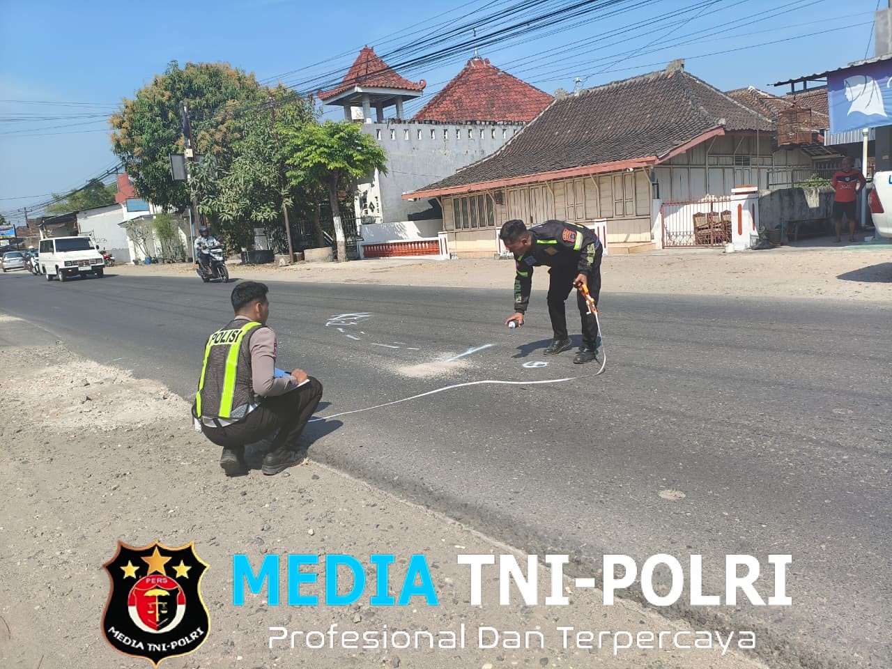 Pengendara Motor Terluka Usai Tabrak Bus di Baturetno, Satlantas Polres Wonogiri Lakukan Penanganan Cepat
