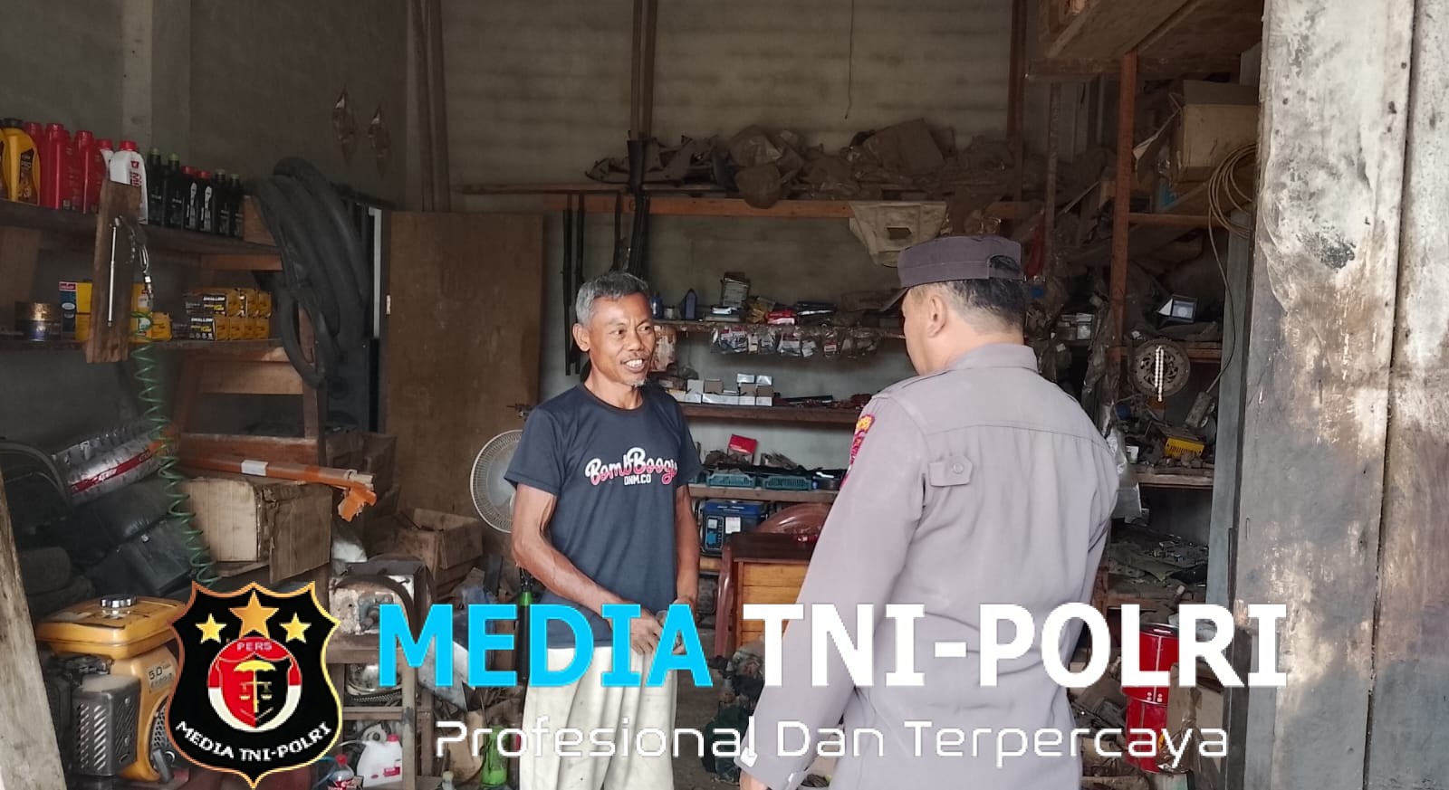 Patroli Humanis Polsek Kuala Behe, Pemilik Bengkel Diberi Edukasi Kamtibmas