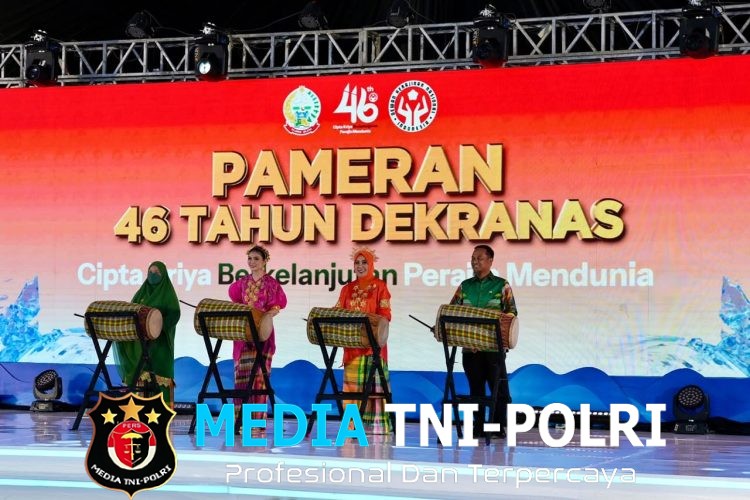 Kenakan Baju Bodo, Tri Tito Hadiri Acara Syukuran 46 Tahun Dekranas di Makassar