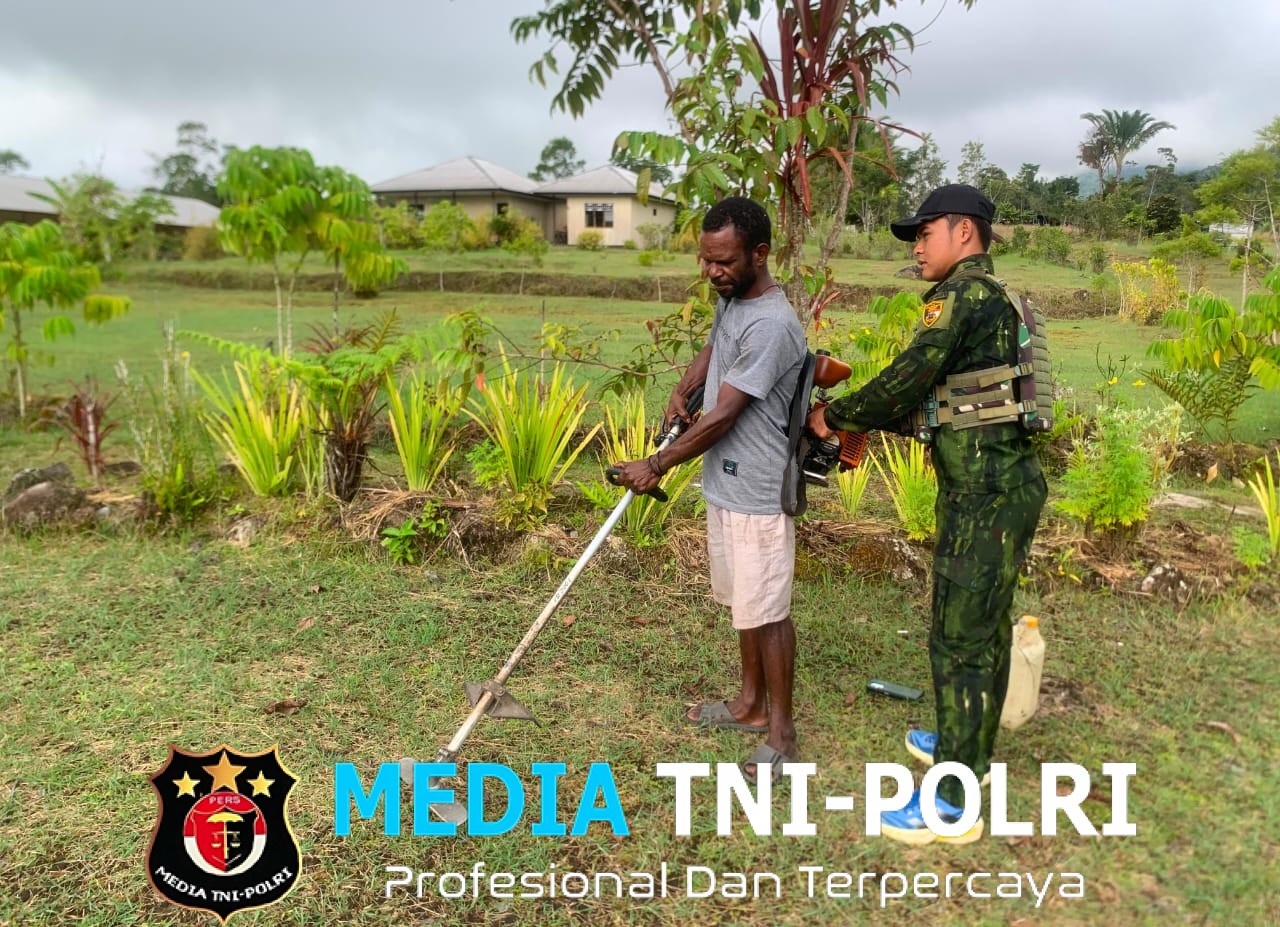 Satgas RI-PNG Yonif 645 Perkenalkan Anggota Pos dan Laksanakan Karya Bakti di Gereja Distrik Apalapsili