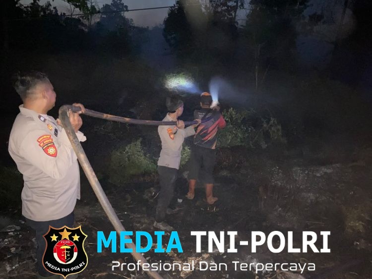 Sigap Tangani Karhutla, Sat Samapta Polres Kotim Padamkan Api di Baamang Hulu