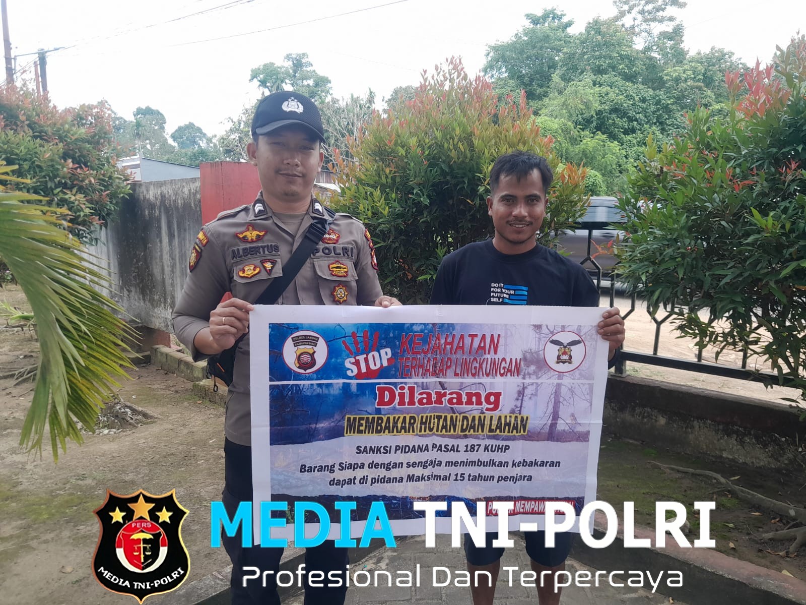 Dengan Tegas, Personel Polsek Mempawah Hulu Ajak Masyarakat Tidak Melakukan Pembakaran Hutan dan Lahan