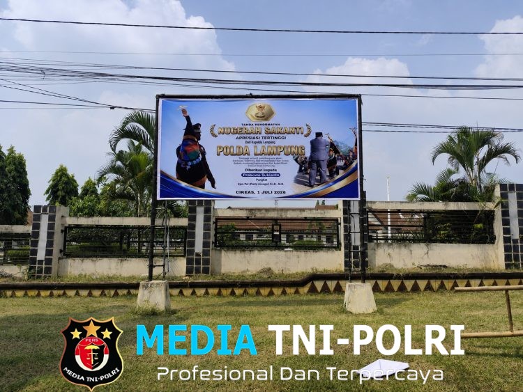 Polres Lampung Utara Pasang Banner Apresiasi Tanda Kehormatan Nugraha Sakanti untuk Polda Lampung