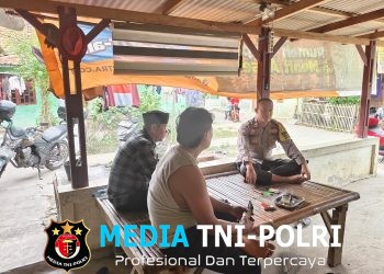 Jaga Jakarta Jaga Bekasi On The Spot, Bhabinkamtibmas Karangharum Ajak Warga Jaga Harmoni Jelang Pilkades