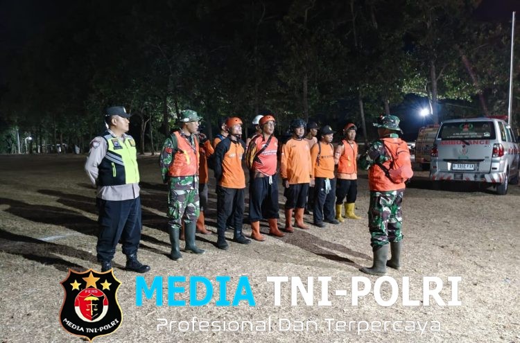 Kebakaran Lahan di Perbukitan Sidoharjo Berhasil Dipadamkan, Polisi Bersama TNI dan Relawan Cegah Api Merembet ke Permukiman