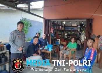 Polsubsektor Jelimpo Hadir di Tengah Warga, Ngobrol Santai Sambil Sampaikan Pesan Kamtibmas dan Antisipasi Karhutla