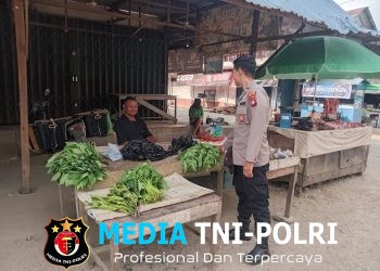 Polisi Hadir di Tengah Aktivitas Pedagang Sayur, Sampaikan Imbauan Cegah Kriminalitas